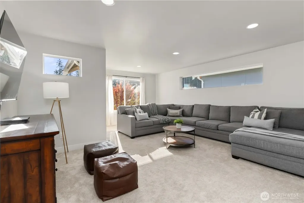 33473 Walnut Avenue SE Black Diamond WA 98010