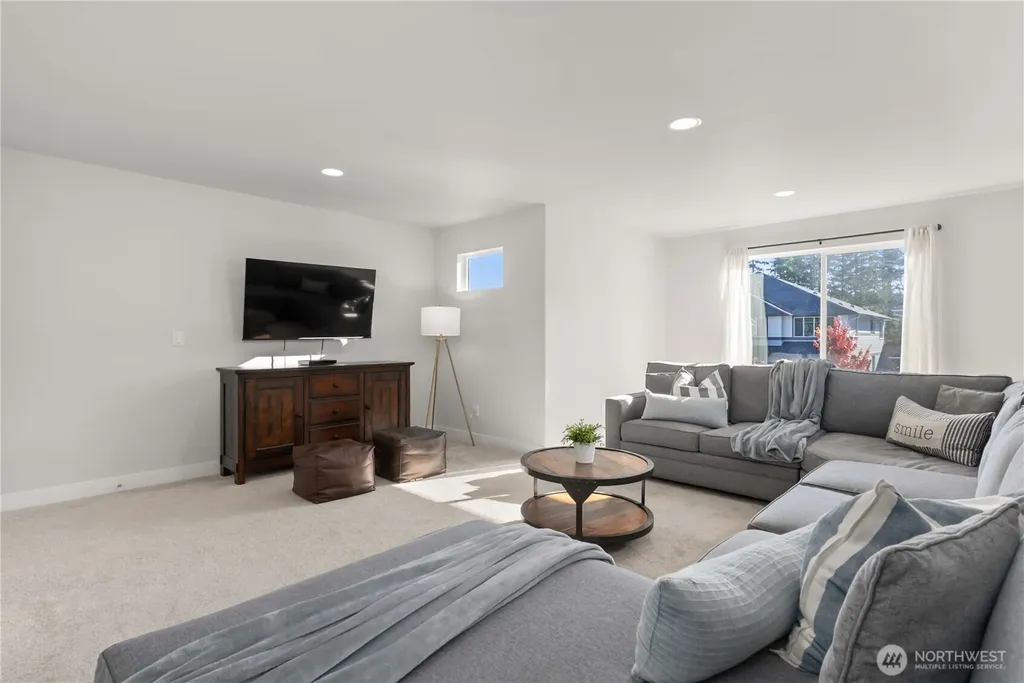 33473 Walnut Avenue SE Black Diamond WA 98010