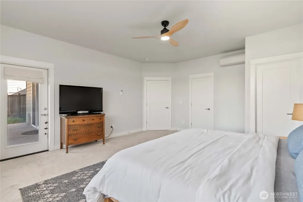 33473 Walnut Avenue SE Black Diamond WA 98010