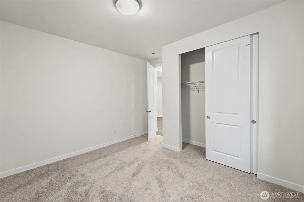 1595 Lockridge Loop E Enumclaw WA 98022