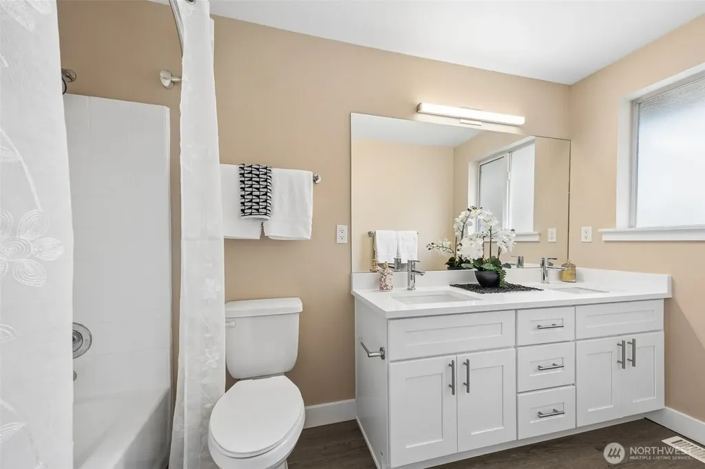 3323 240th Court E Spanaway WA 98387