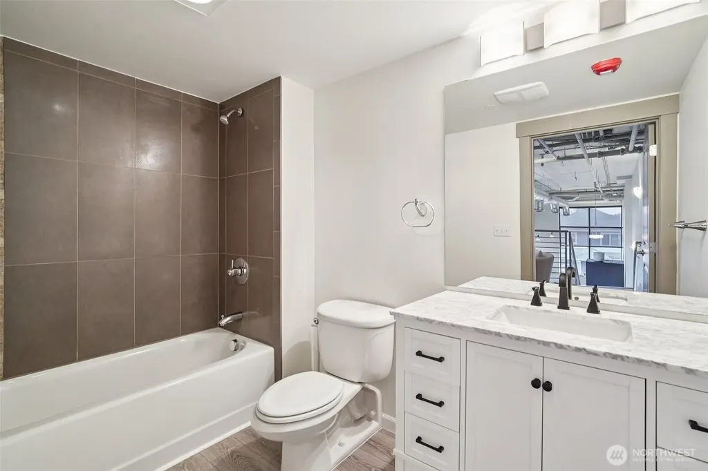 1886 25th Avenue NE Issaquah WA 98029