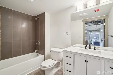 1886 25th Avenue NE Issaquah WA 98029