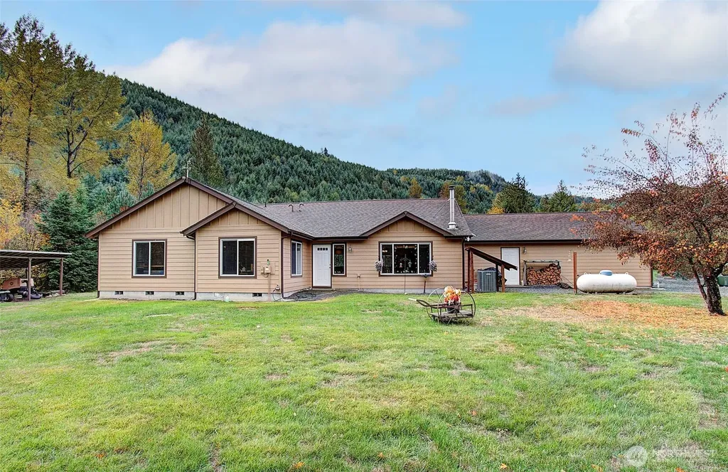 133 Lost Creek Drive Glenoma WA 98336