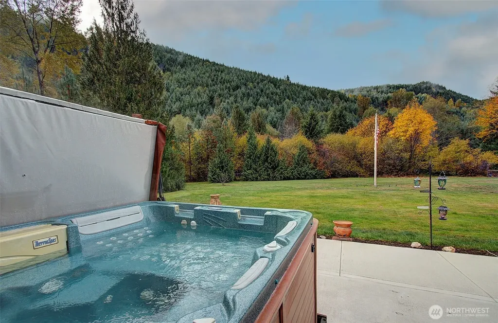 133 Lost Creek Drive Glenoma WA 98336