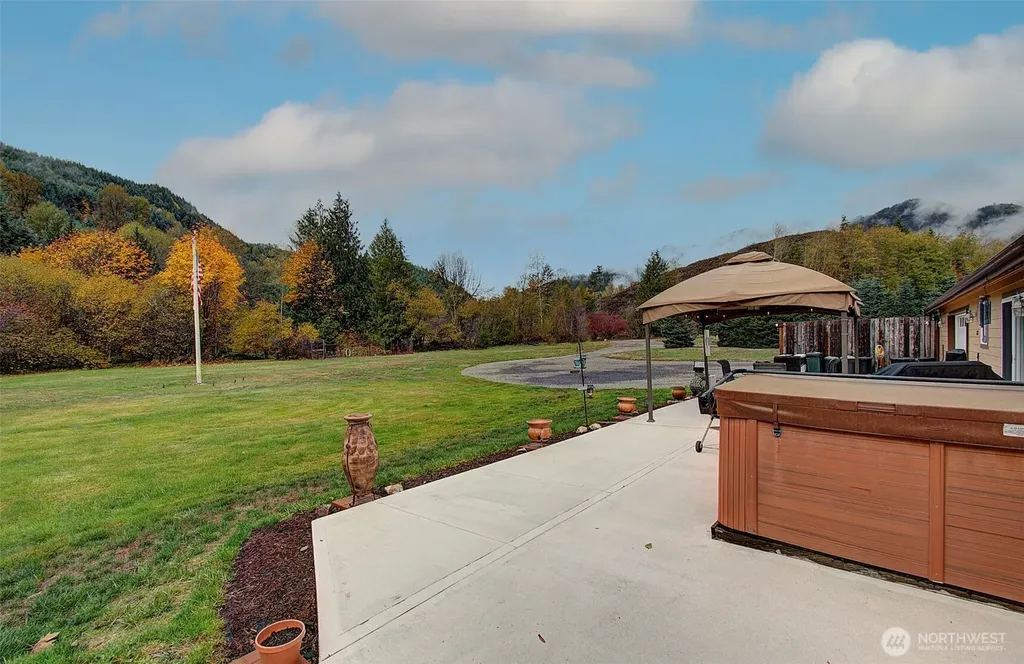 133 Lost Creek Drive Glenoma WA 98336