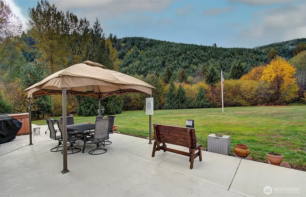 133 Lost Creek Drive Glenoma WA 98336