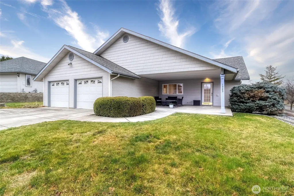 1525 SE Valley View Terrace College Place WA 99324