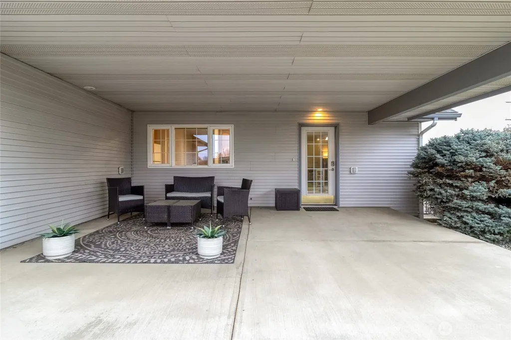 1525 SE Valley View Terrace College Place WA 99324