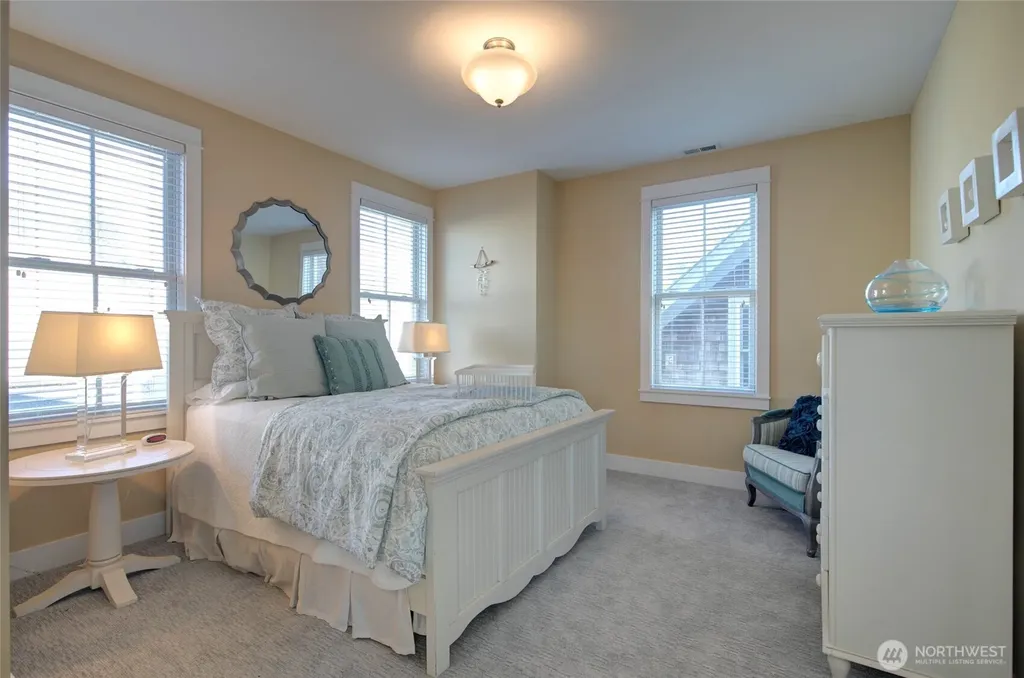 33 Fireside Lane Pacific Beach WA 98571