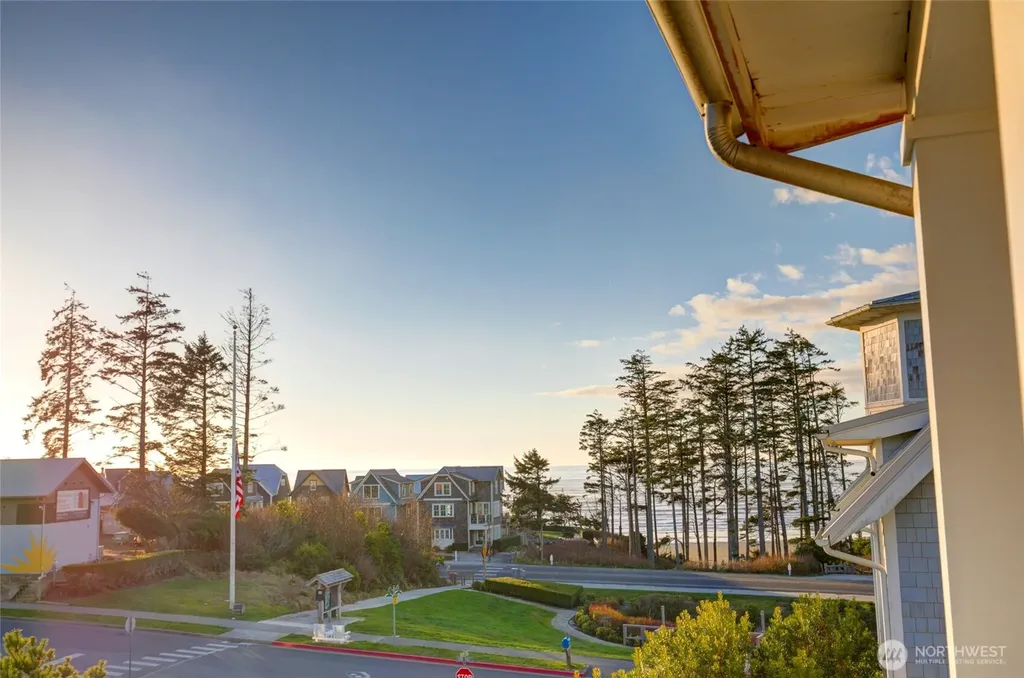 33 Fireside Lane Pacific Beach WA 98571