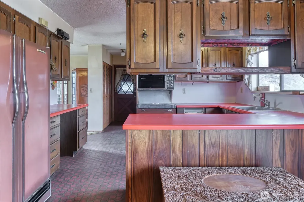 1440 Peltier Drive Point Roberts WA 98281