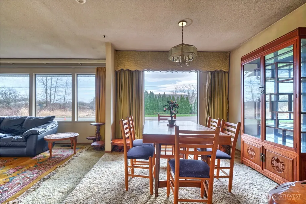 1440 Peltier Drive Point Roberts WA 98281