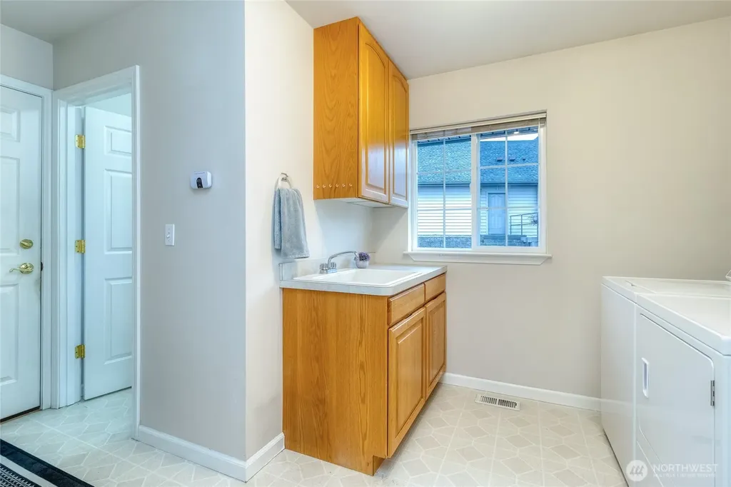 1525 SE Valley View Terrace College Place WA 99324