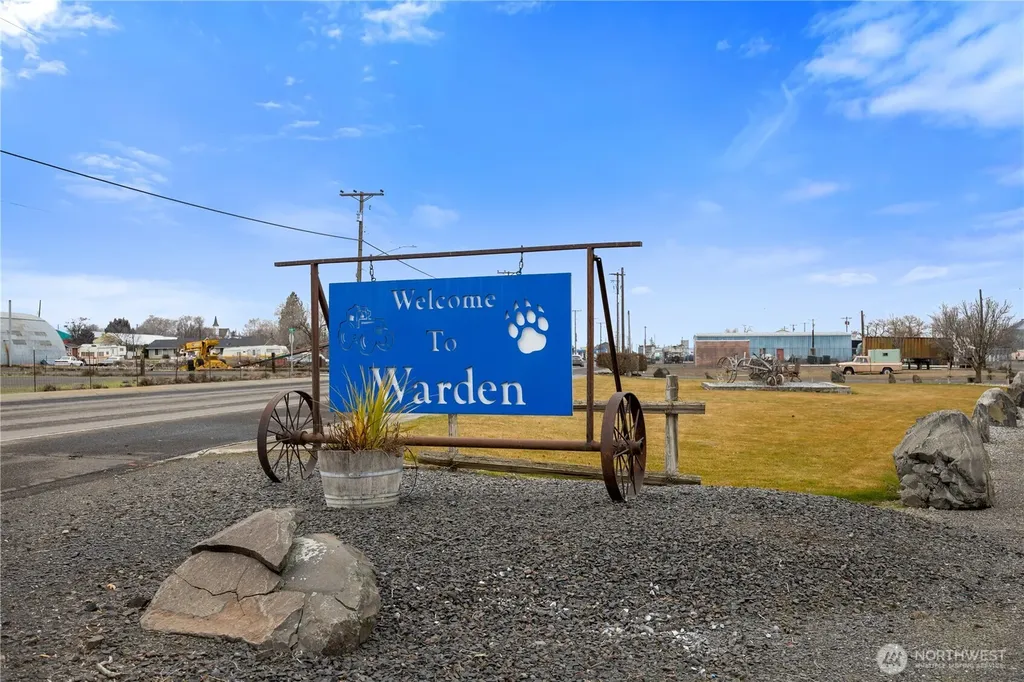 923 La Vista Drive Warden WA 98857
