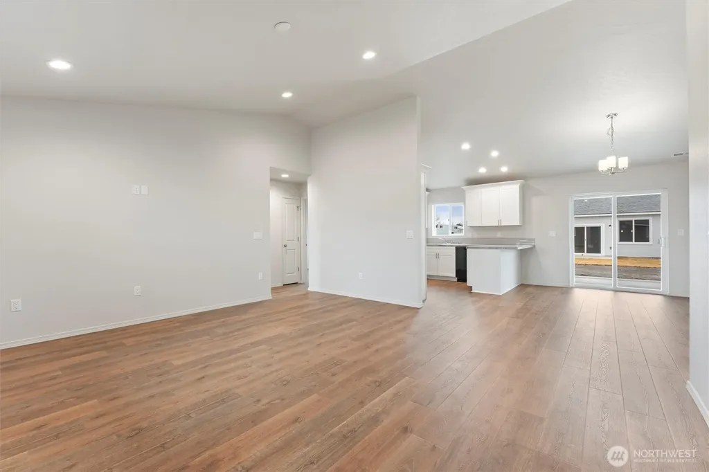 923 La Vista Drive Warden WA 98857