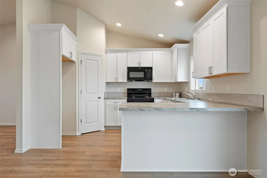 923 La Vista Drive Warden WA 98857