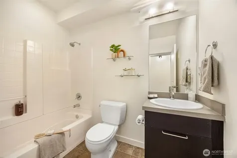 1848 NE Kenyon Court Issaquah WA 98029