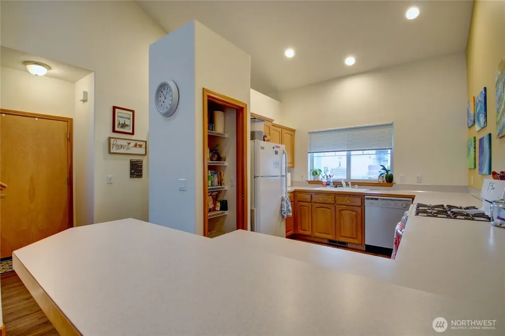 170 13th Court Oak Harbor WA 98277