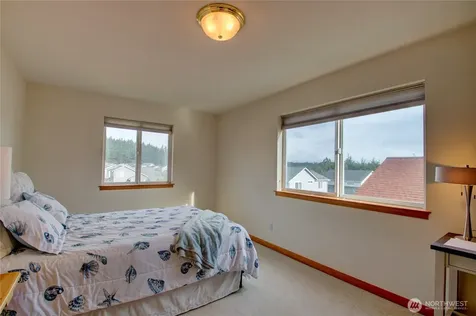 170 13th Court Oak Harbor WA 98277