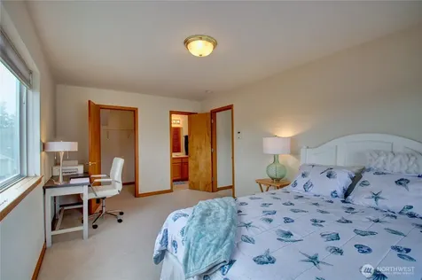 170 13th Court Oak Harbor WA 98277