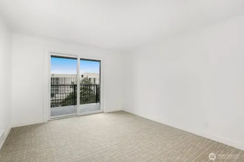 1028 Lakeview Boulevard E Seattle WA 98102