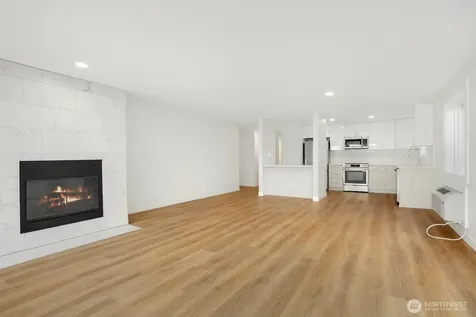 1028 Lakeview Boulevard E Seattle WA 98102