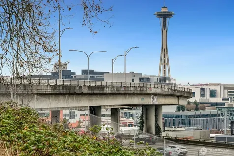 1028 Lakeview Boulevard E Seattle WA 98102