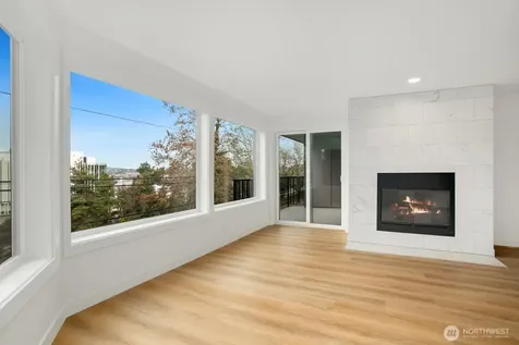 1028 Lakeview Boulevard E Seattle WA 98102