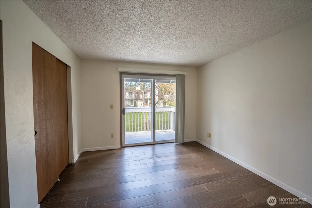 34005 1 St Circle S Federal Way WA 98003