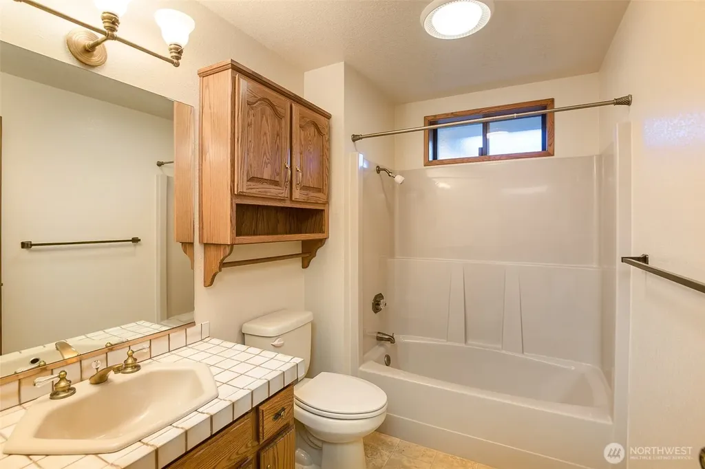 527 S Liberty Street Port Angeles WA 98362