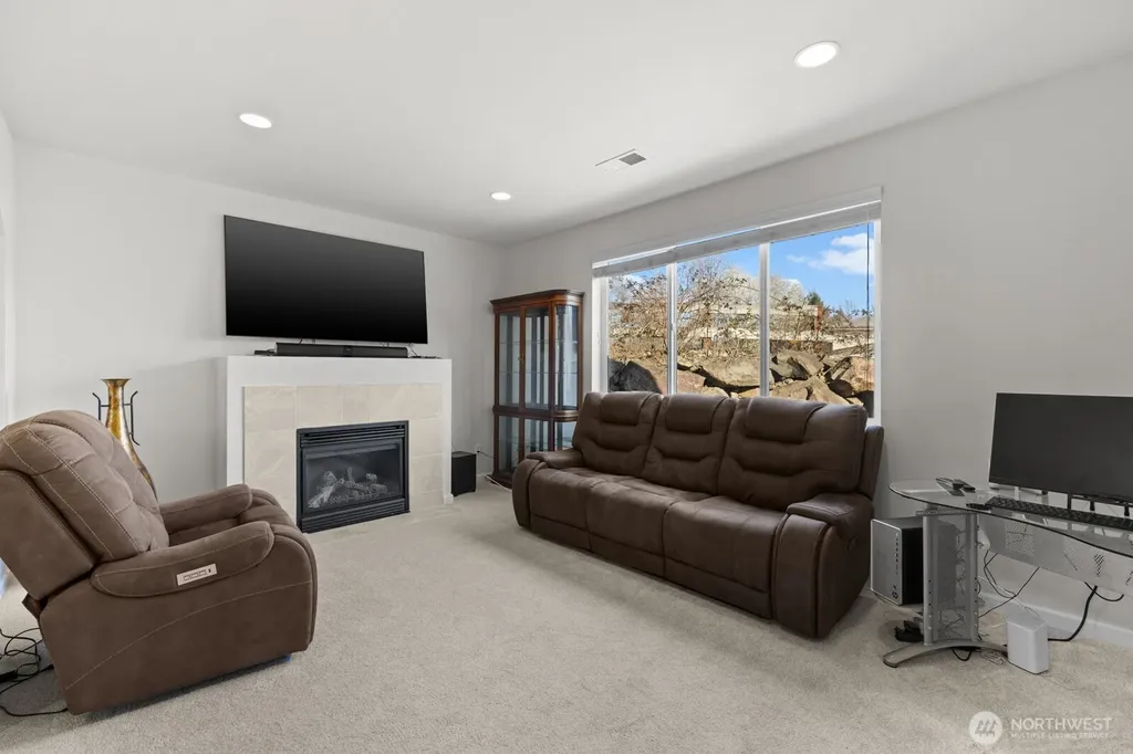 25836 168th Place SE Covington WA 98042