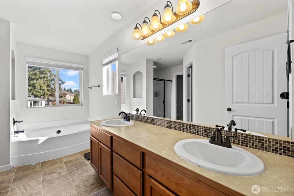 25836 168th Place SE Covington WA 98042