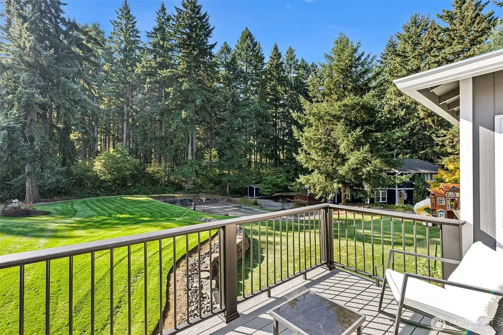 13114 Sunridge Way E Puyallup WA 98374