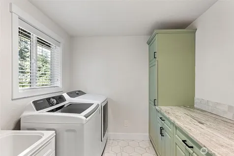 13114 Sunridge Way E Puyallup WA 98374
