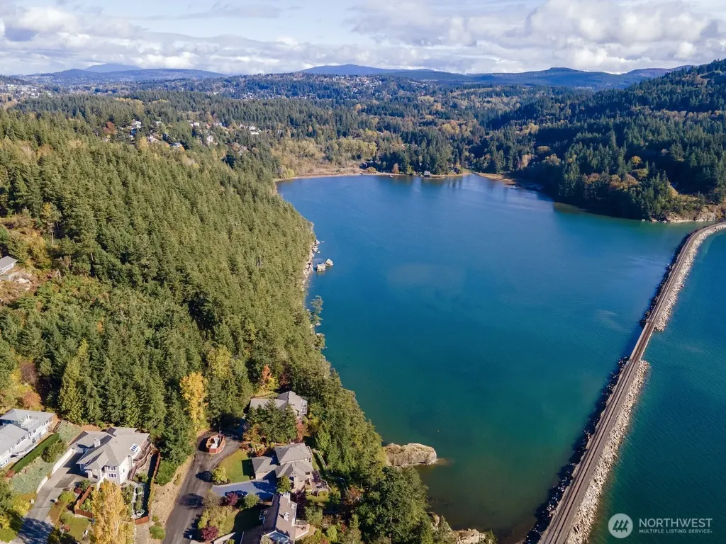 417 Arbutus Place Bellingham WA 98225
