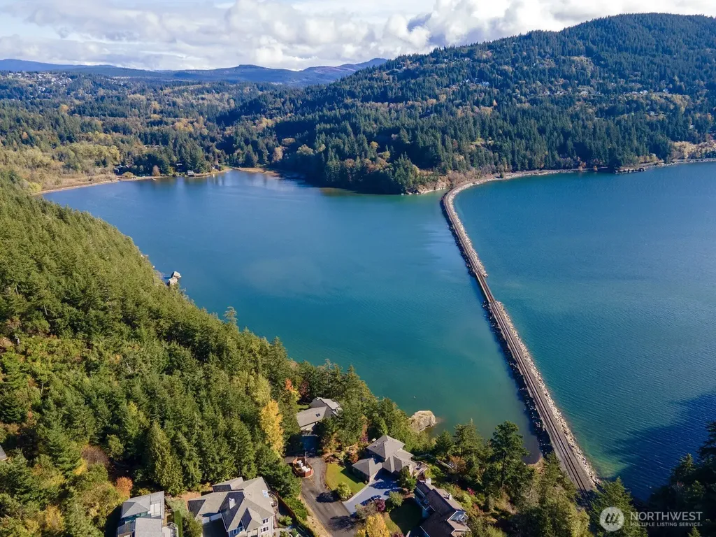 417 Arbutus Place Bellingham WA 98225