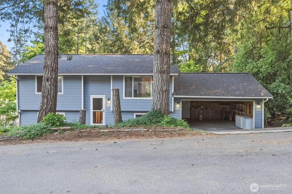 71 NE Lorrain Court Belfair WA 98528