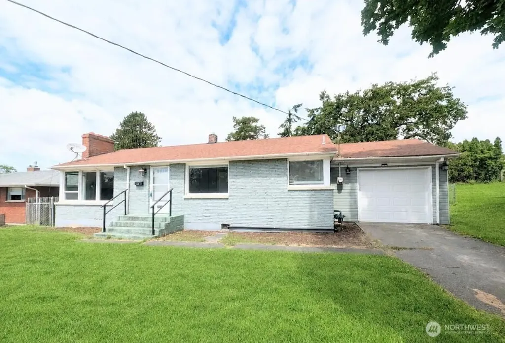 1740 6th Street Oak Harbor WA 98277