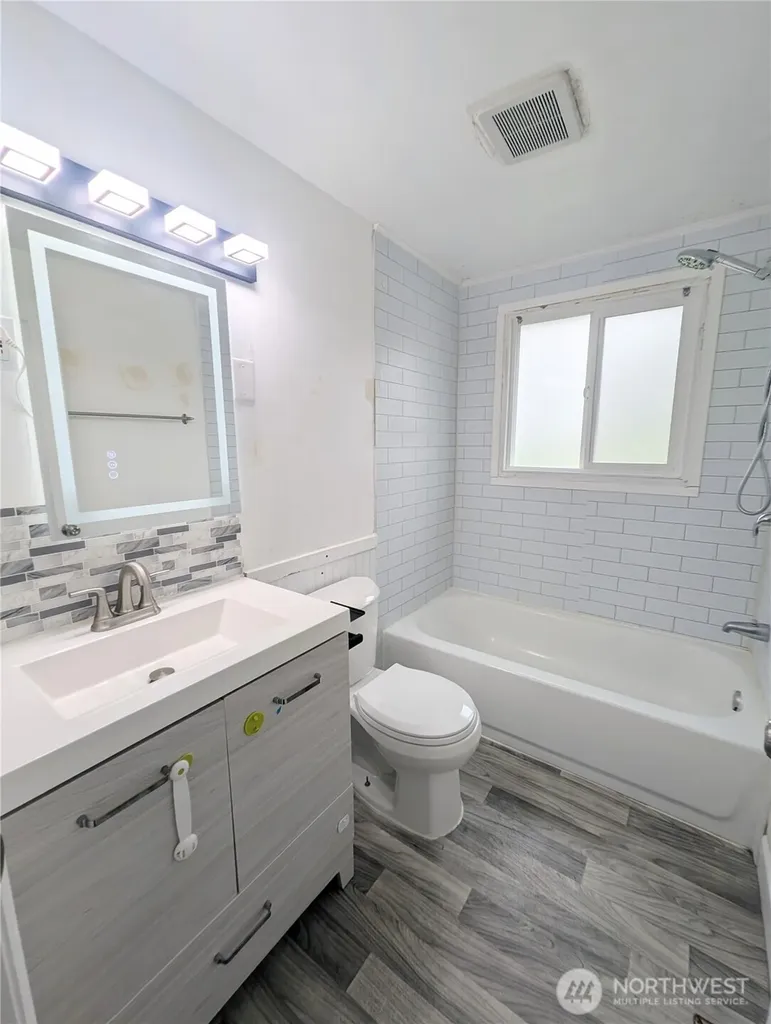 1740 6th Street Oak Harbor WA 98277