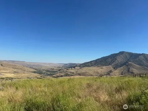0 Curly Horse Drive Pateros WA 98846