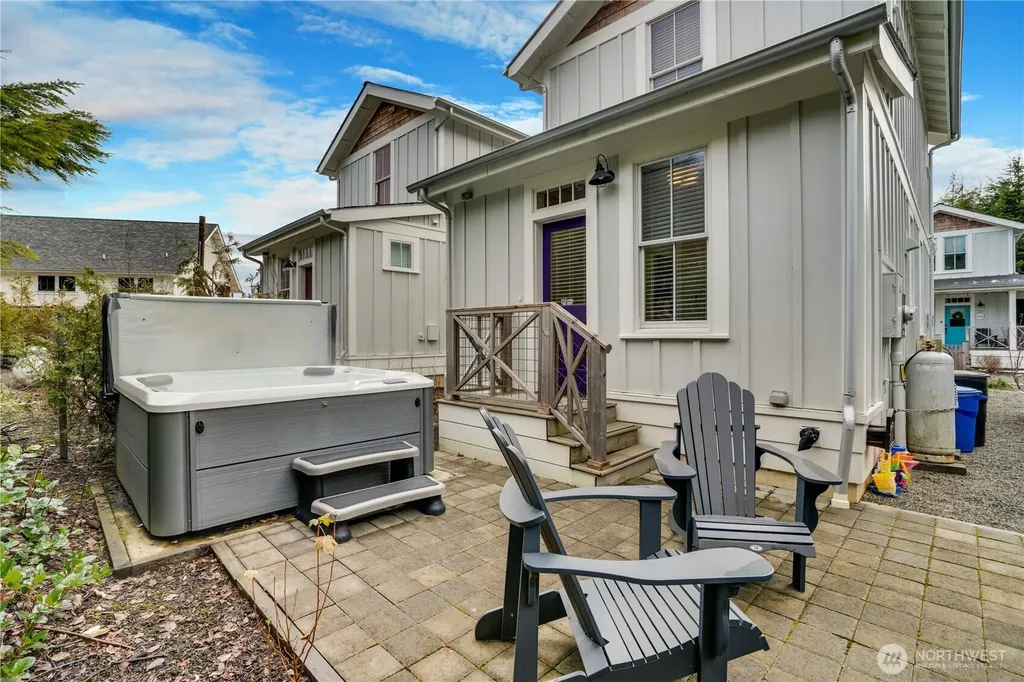 74 Elk Creek Loop Pacific Beach WA 98571