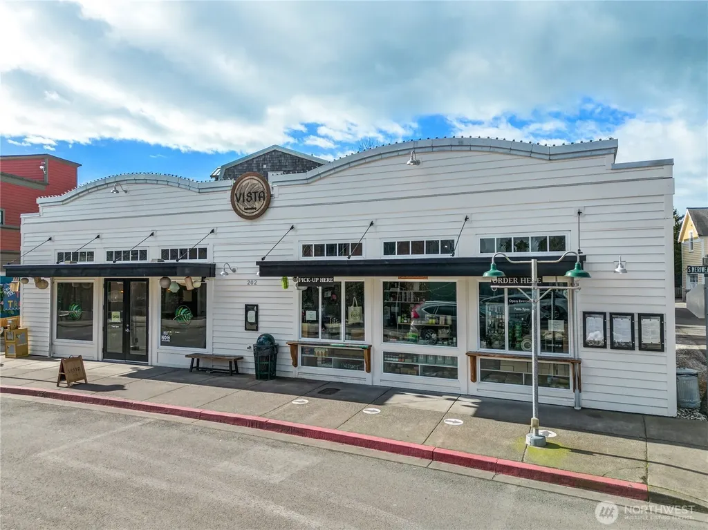 74 Elk Creek Loop Pacific Beach WA 98571