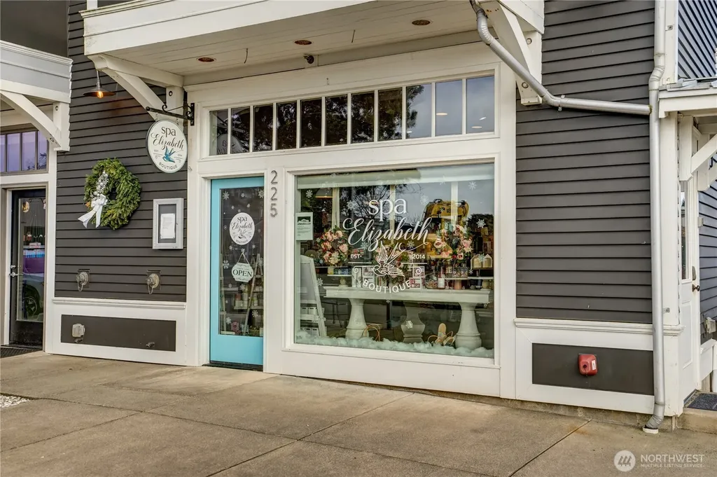 74 Elk Creek Loop Pacific Beach WA 98571