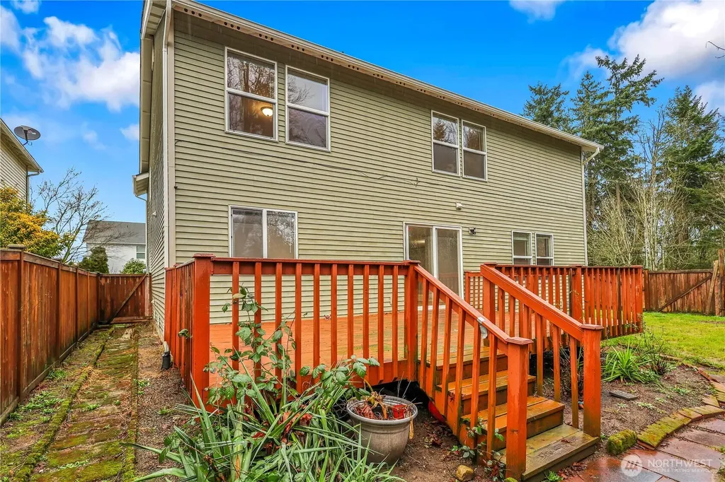 831 SW 364th Place Federal Way WA 98023