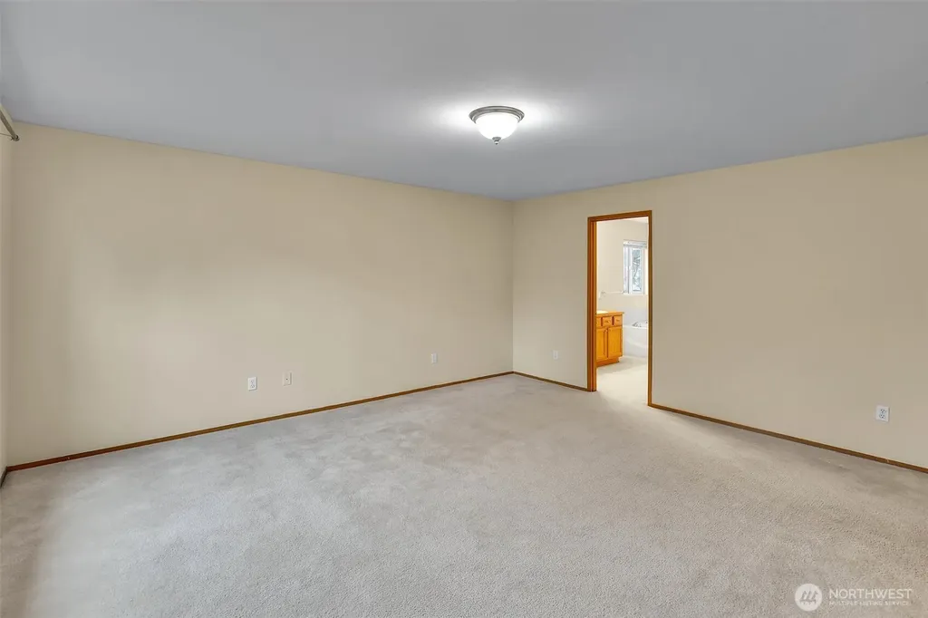 831 SW 364th Place Federal Way WA 98023