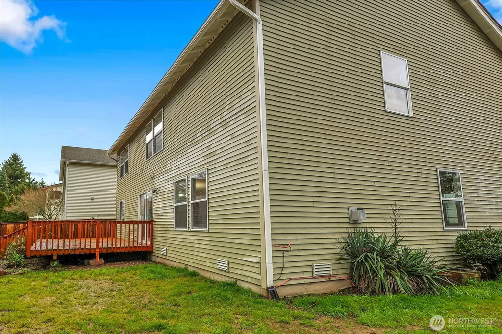 831 SW 364th Place Federal Way WA 98023