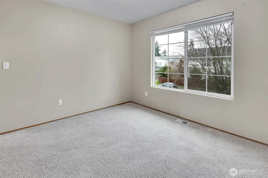 831 SW 364th Place Federal Way WA 98023