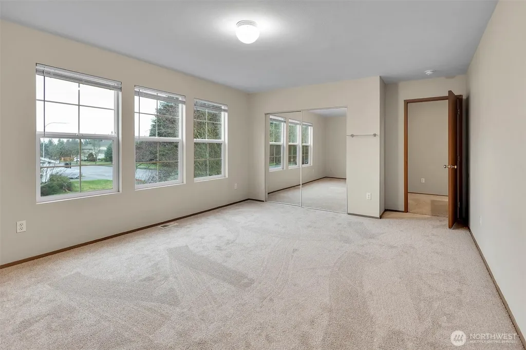 831 SW 364th Place Federal Way WA 98023