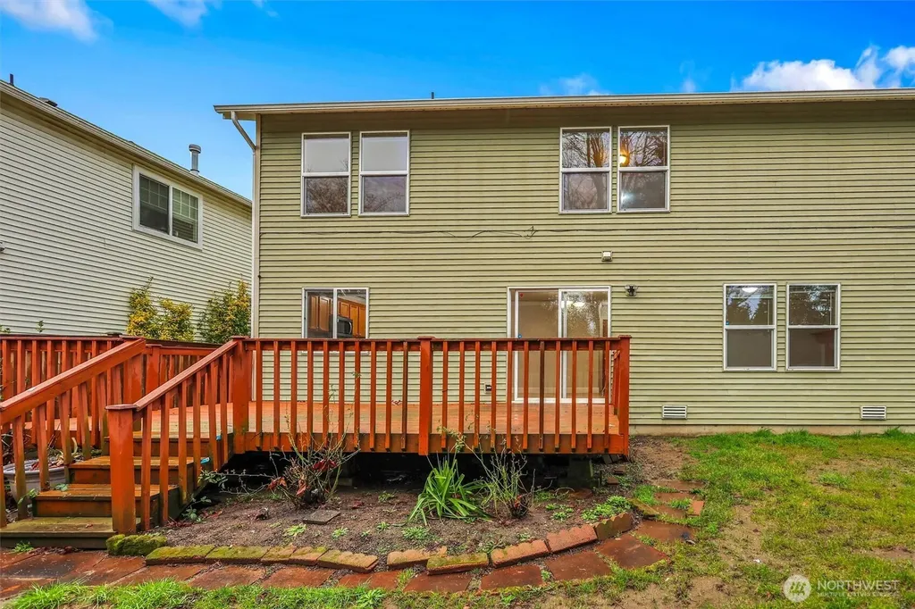 831 SW 364th Place Federal Way WA 98023